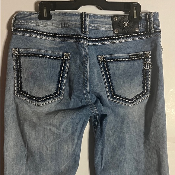 😄Miss Me boyfriend light wash capris jeans - Picture 2 of 7